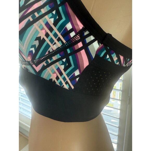 Victoria's Secret Pink Ultimate High-Neck Lightly Lined Sports Bra, size medium - Picture 5 of 9